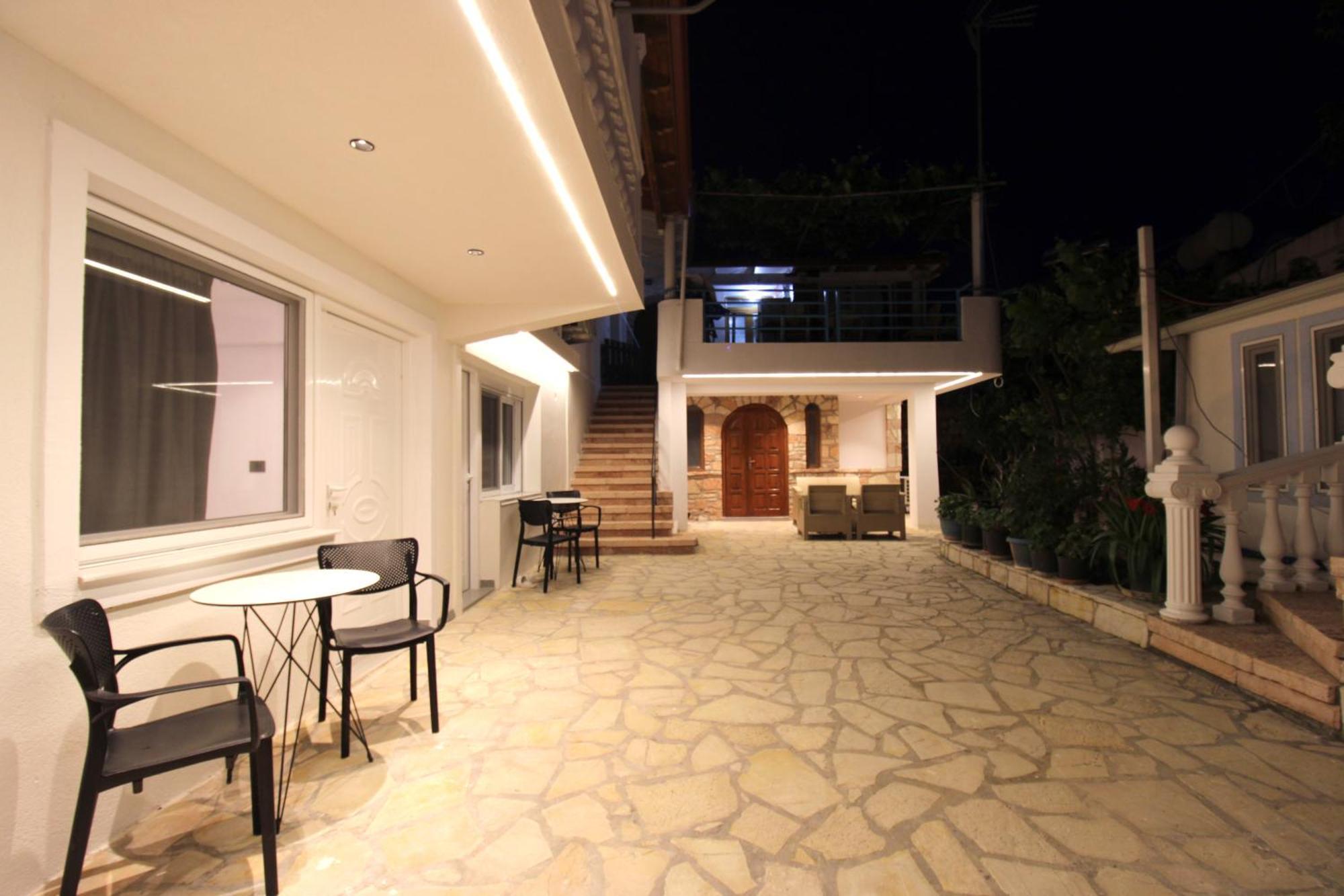 Melina'S Seaside Retreat Aparthotel Ksamil Exteriör bild