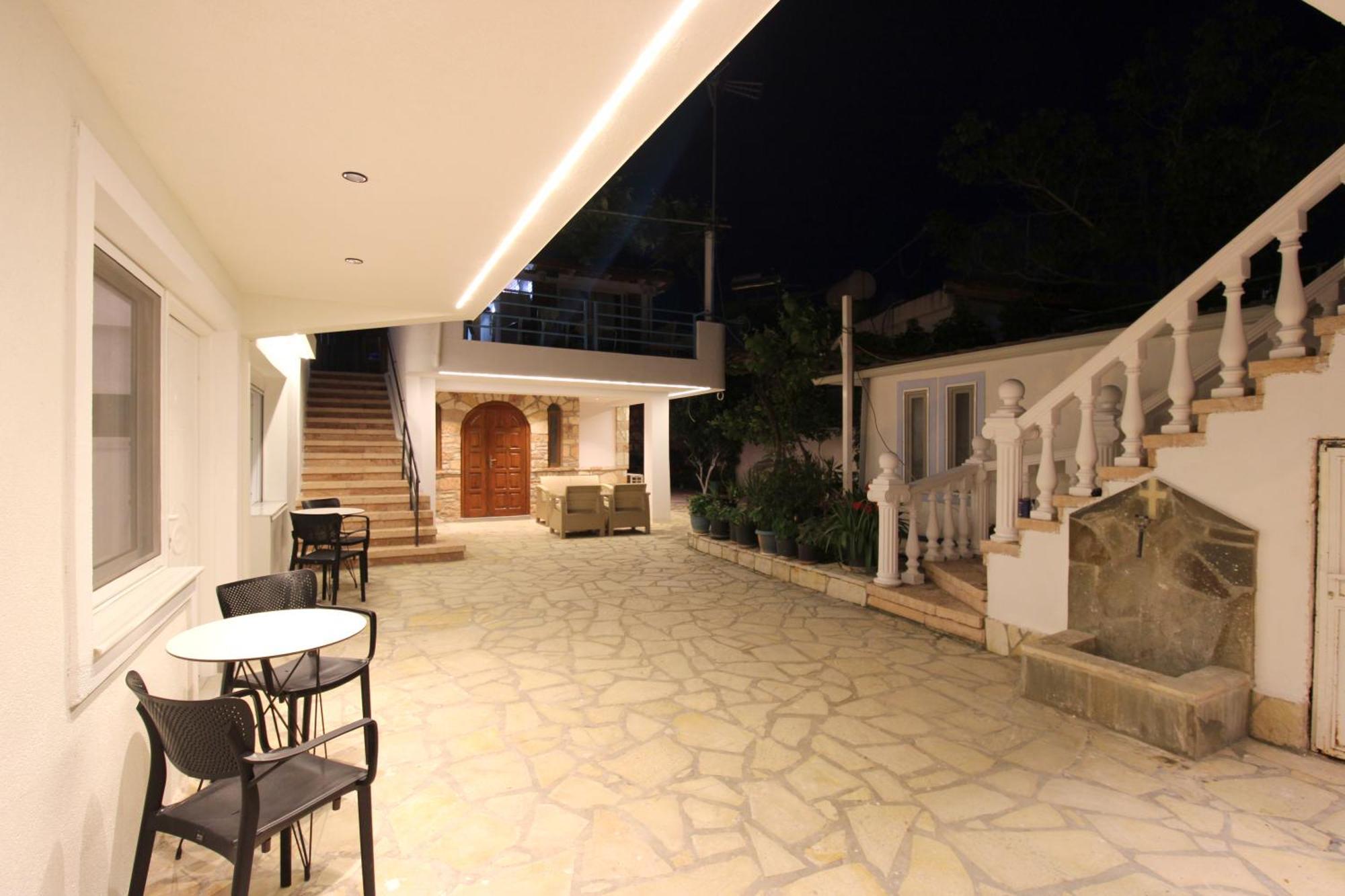 Melina'S Seaside Retreat Aparthotel Ksamil Exteriör bild