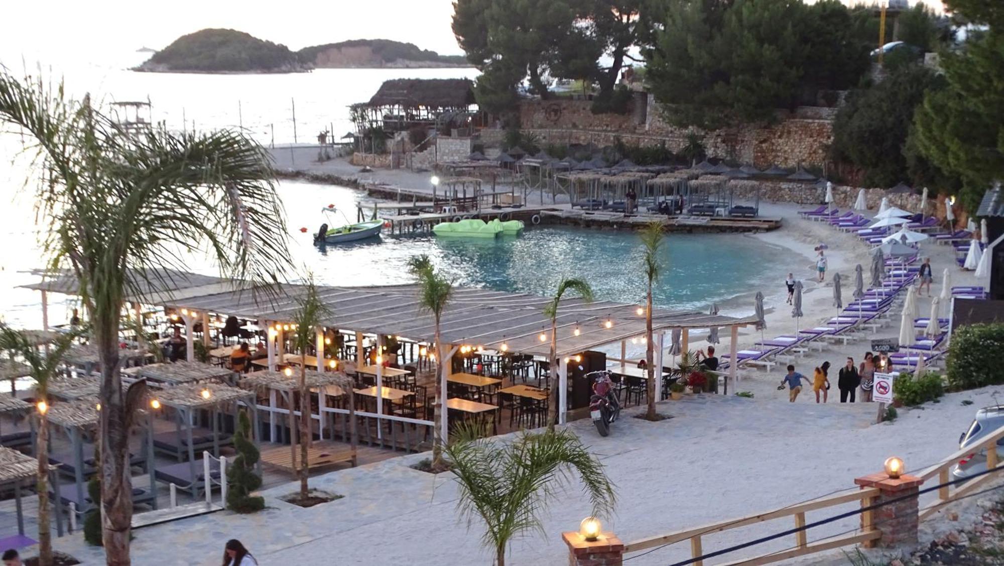 Melina'S Seaside Retreat Aparthotel Ksamil Exteriör bild