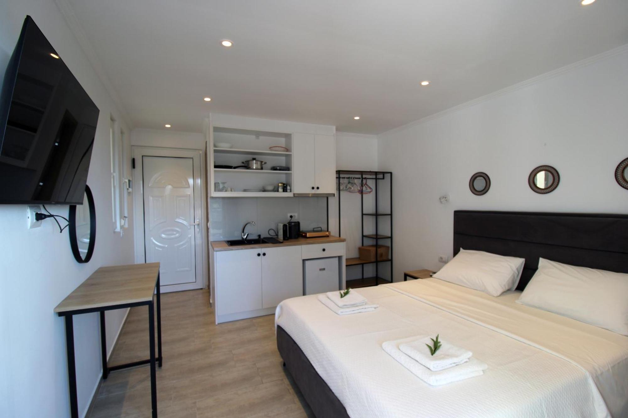 Melina'S Seaside Retreat Aparthotel Ksamil Exteriör bild